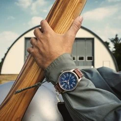 Fawler Apollo | Montre Aviateur en acier inoxydable bleu et argenté -LuxeMontre Boutique jwm apollo drop38 frank christensen 26127 1x1 25