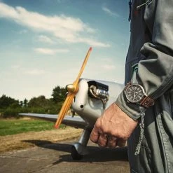 Fawler Apollo | Montre Aviateur en acier inoxydable noir et argenté -LuxeMontre Boutique jwm apollo drop38 frank christensen 26128 1x1 05