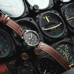 Fawler Apollo | Montre Aviateur en acier inoxydable noir et argenté -LuxeMontre Boutique jwm apollo drop38 frank christensen 26128 1x1 09