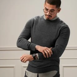 Seizmont Montre chronographe Conan Parva Craftsman -LuxeMontre Boutique rst megashoot 0 3 parvawatch blackred22022 bjarkejohansen 1